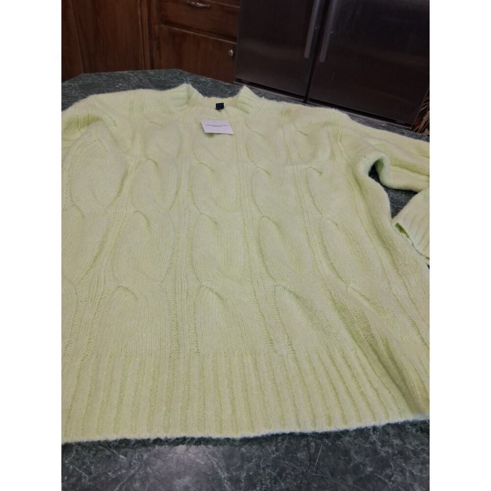 American Eagle Whoa So Soft Cable Knit Sweater in Lime (Neon) Size LG NEW NWT - Picture 3 of 13